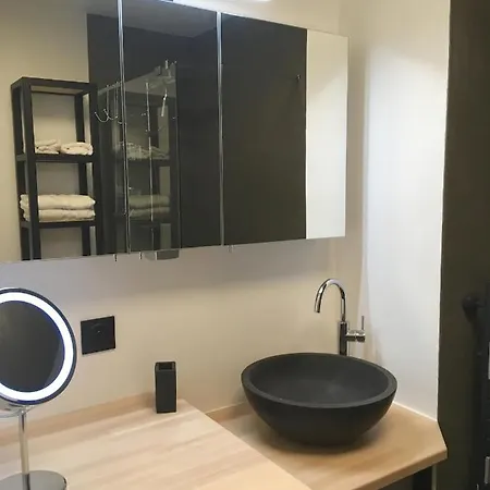 Le Montaigne Apartment
